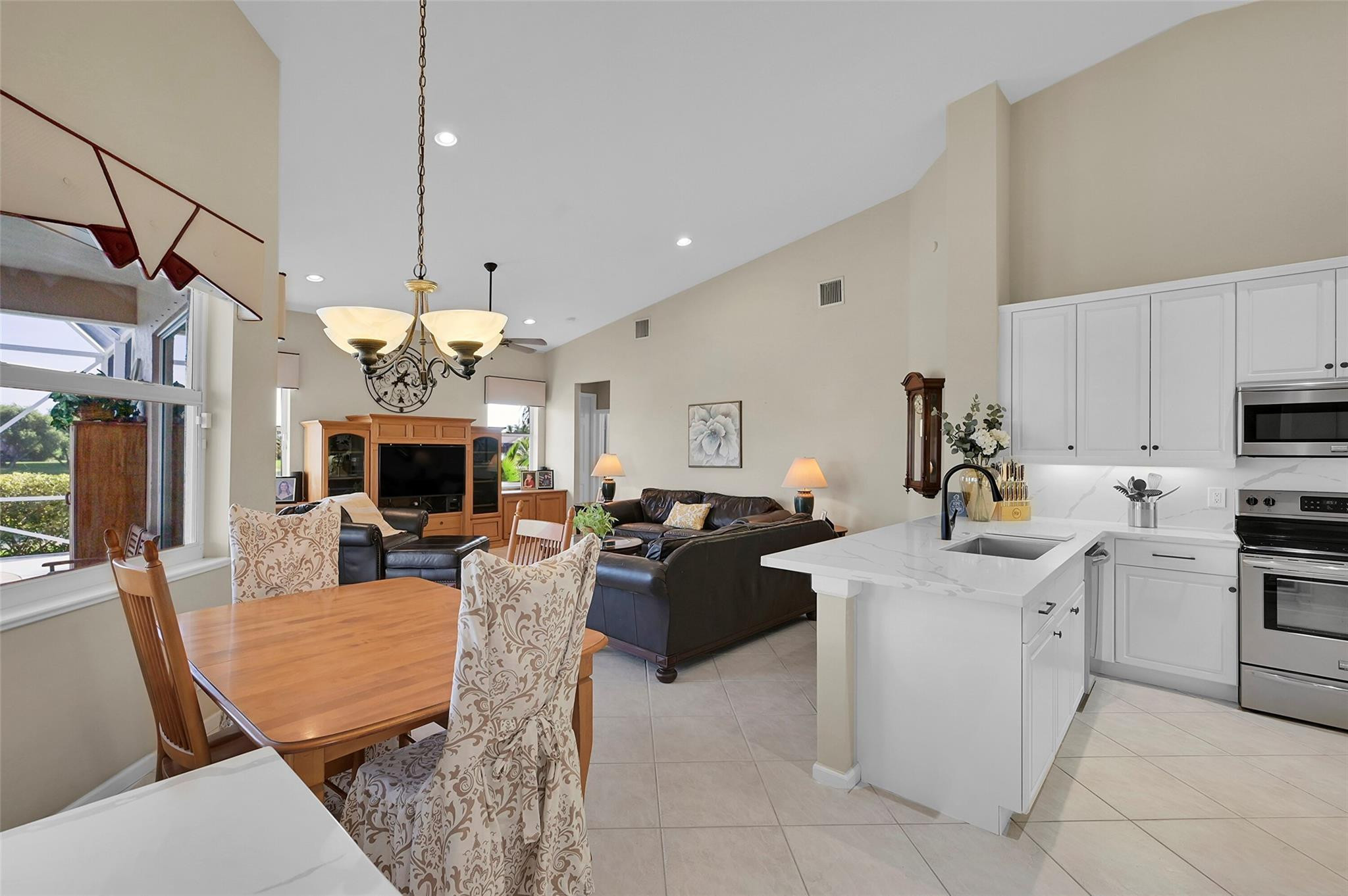 5079 Kensington Cir