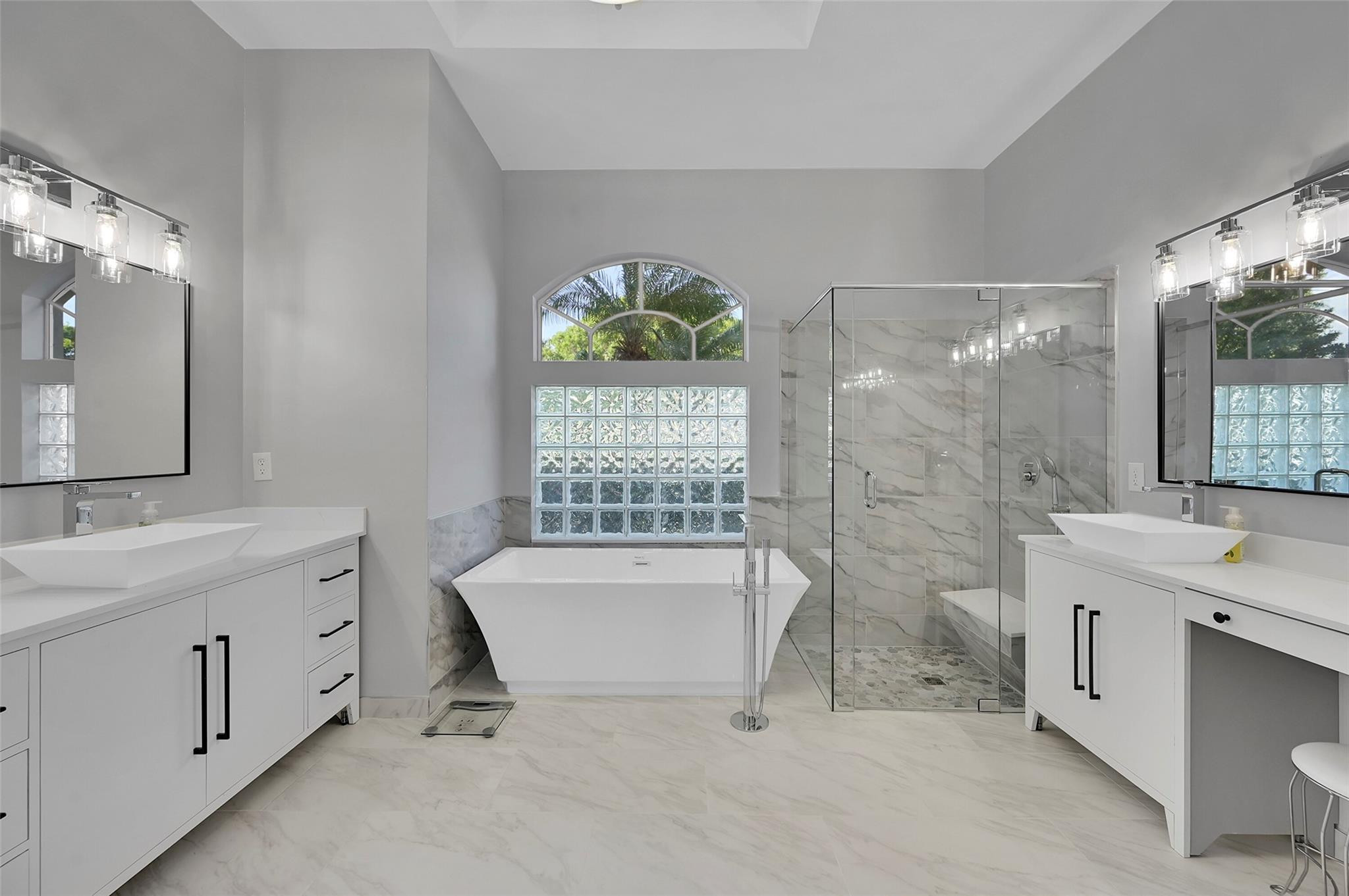 5079 Kensington Cir