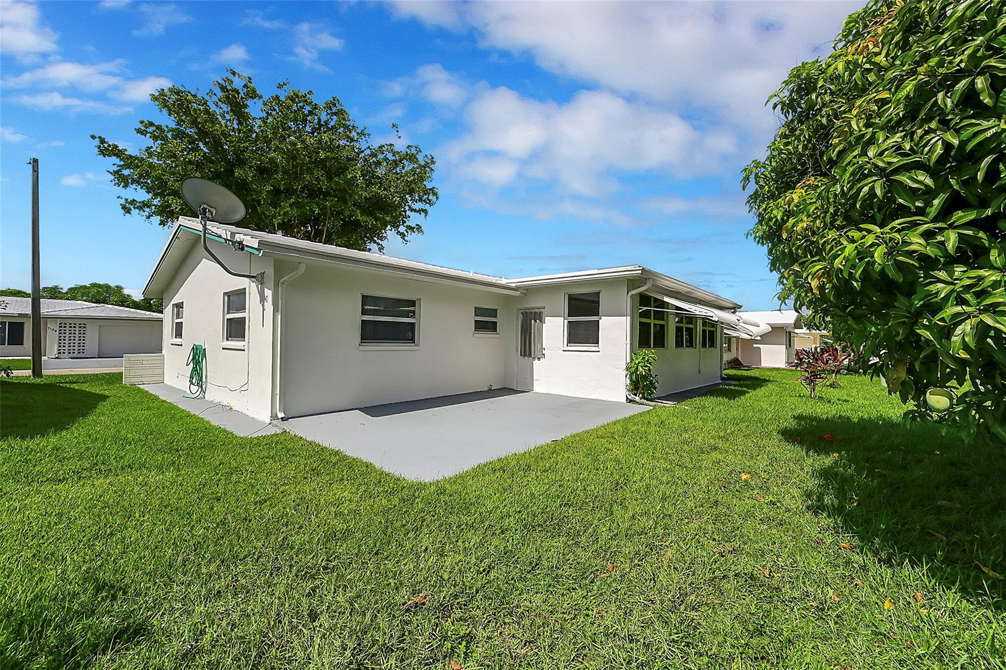 7107 NW 74th Pl