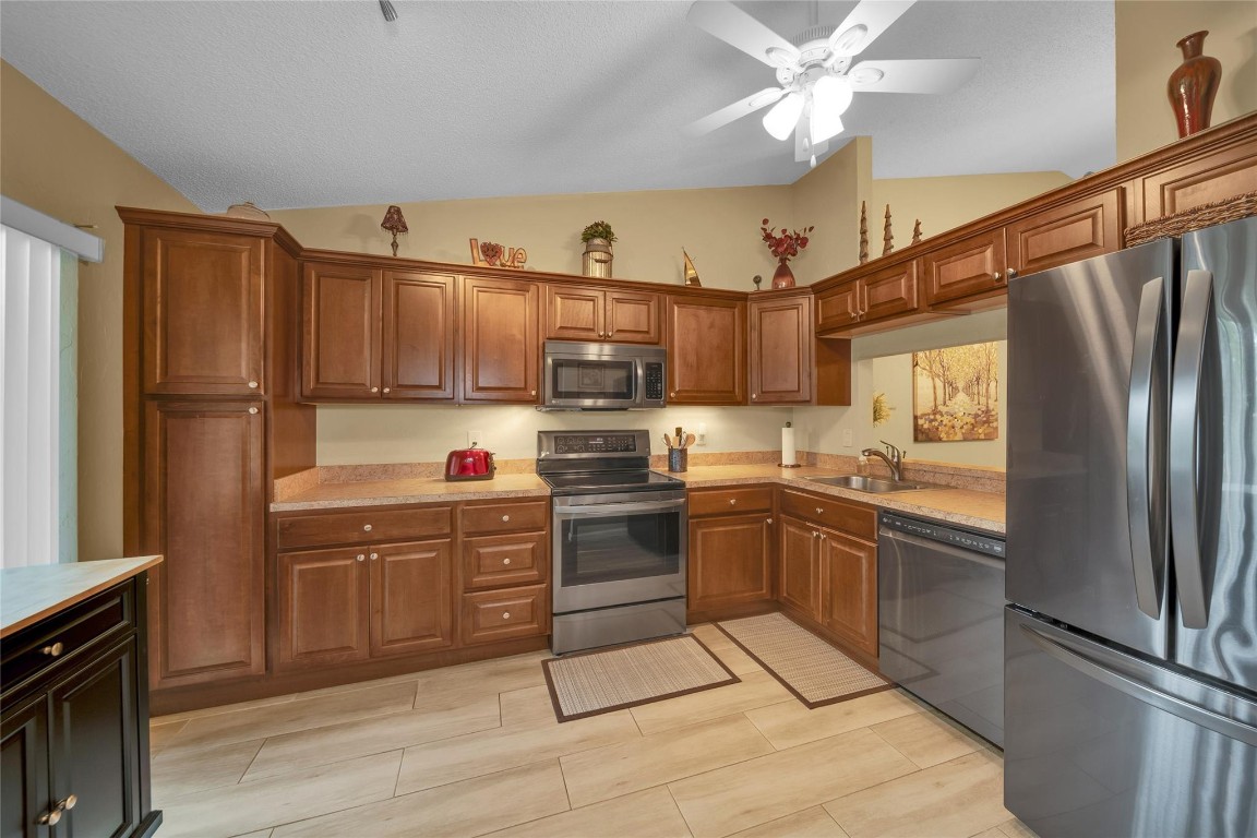 3777 NW 35th St 3777