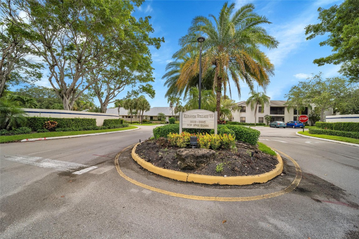 3777 NW 35th St 3777