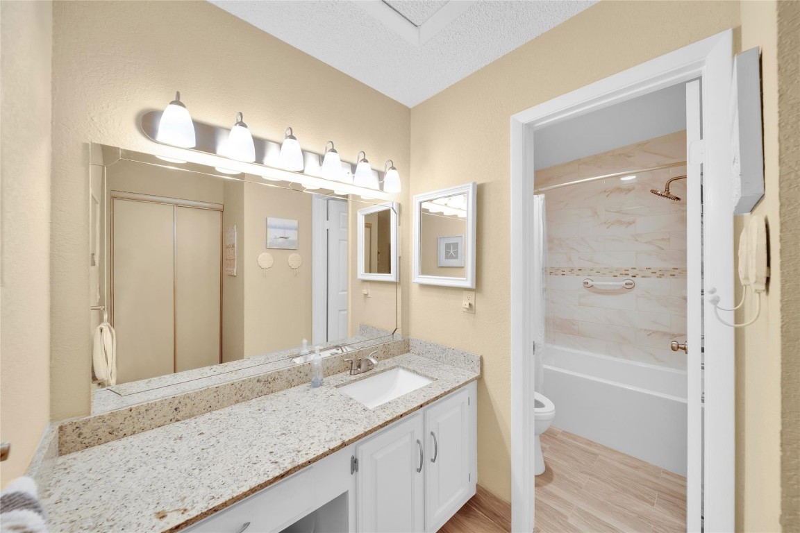 3777 NW 35th St 3777