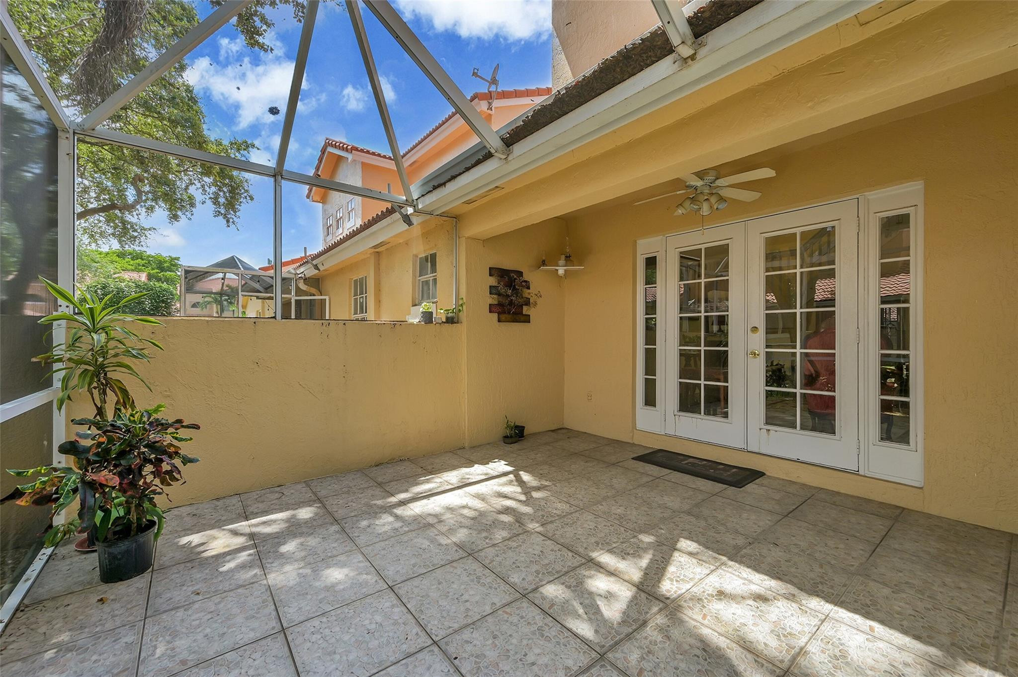 11325 Lakeview Dr 4N