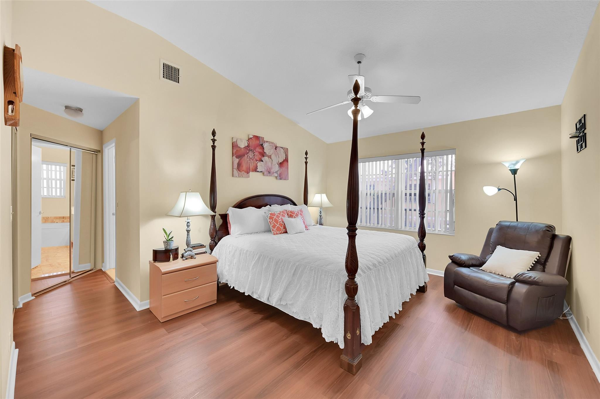 11325 Lakeview Dr 4N