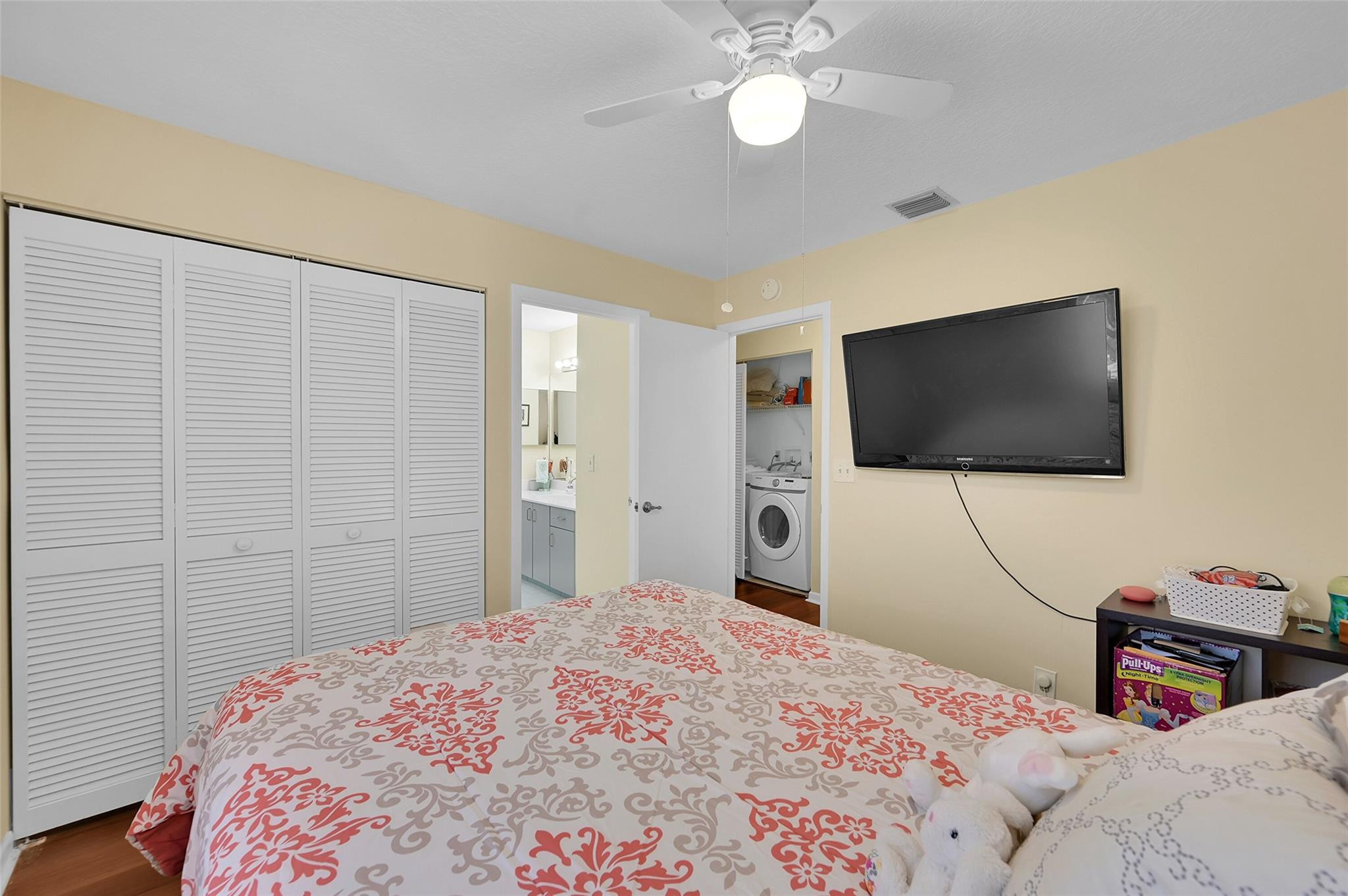 11325 Lakeview Dr 4N