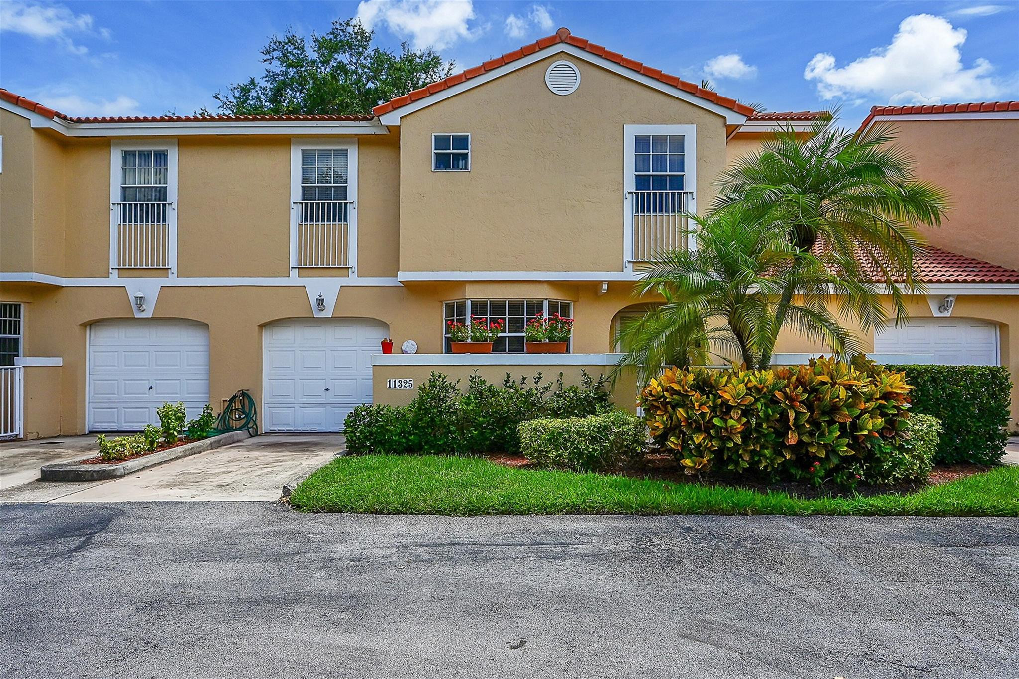 11325 Lakeview Dr 4N