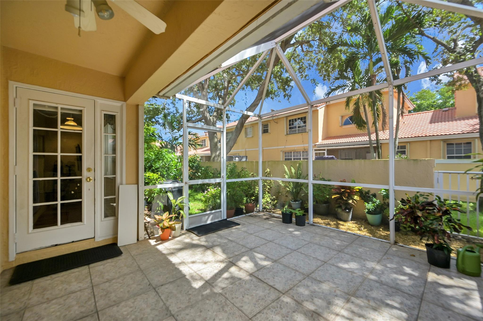 11325 Lakeview Dr 4N