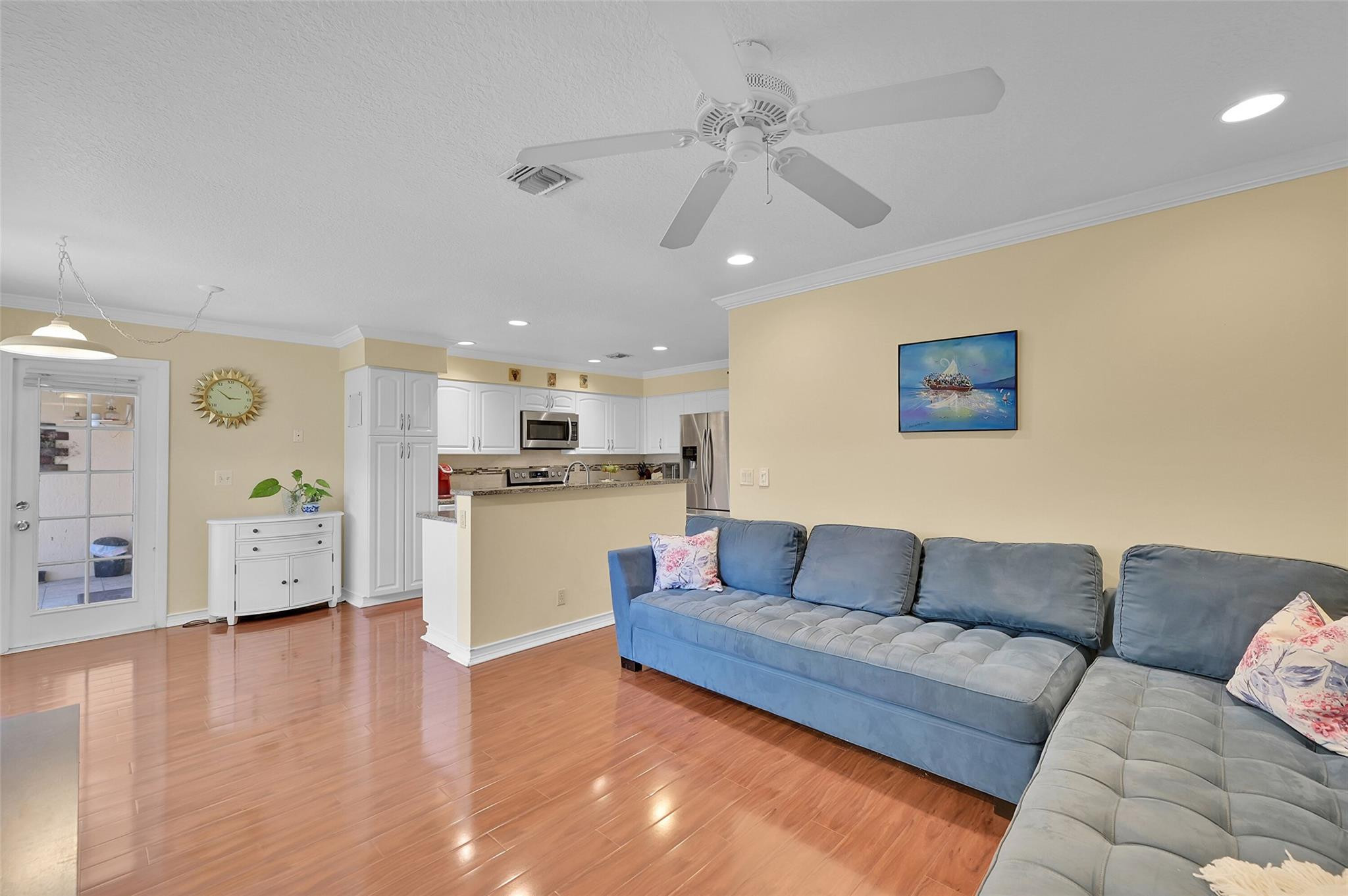 11325 Lakeview Dr 4N