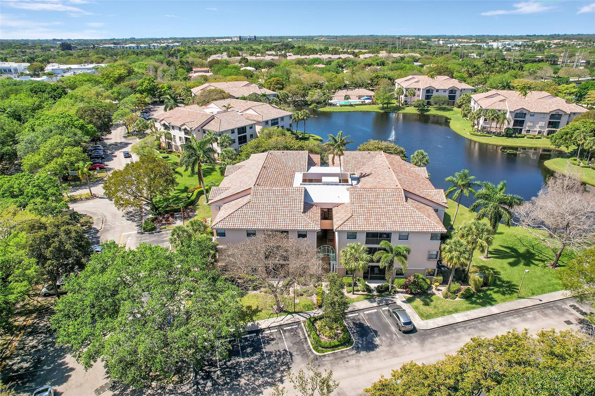 4101 Coral Tree Cir 312