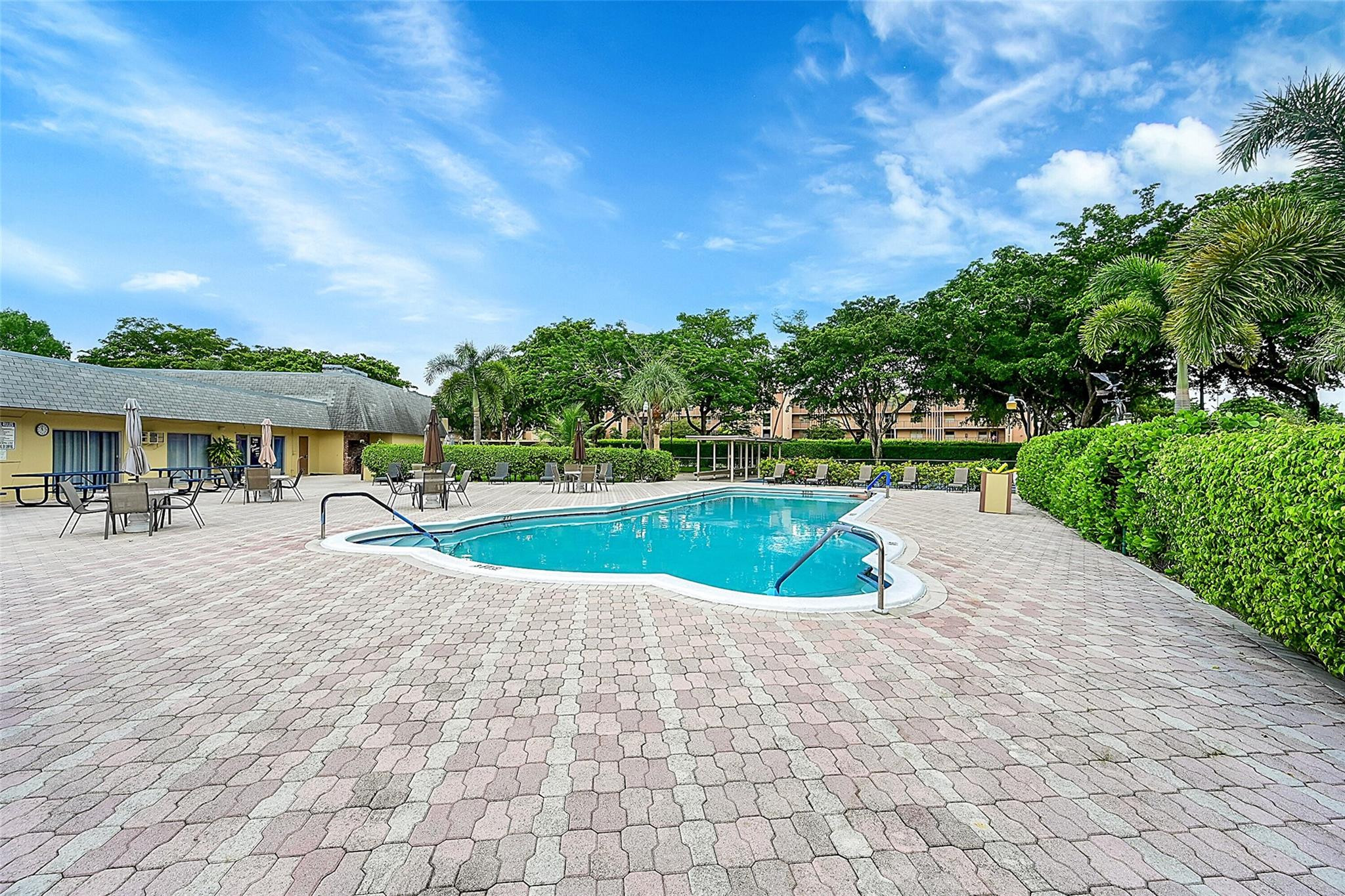 7360 NW 1st St 104