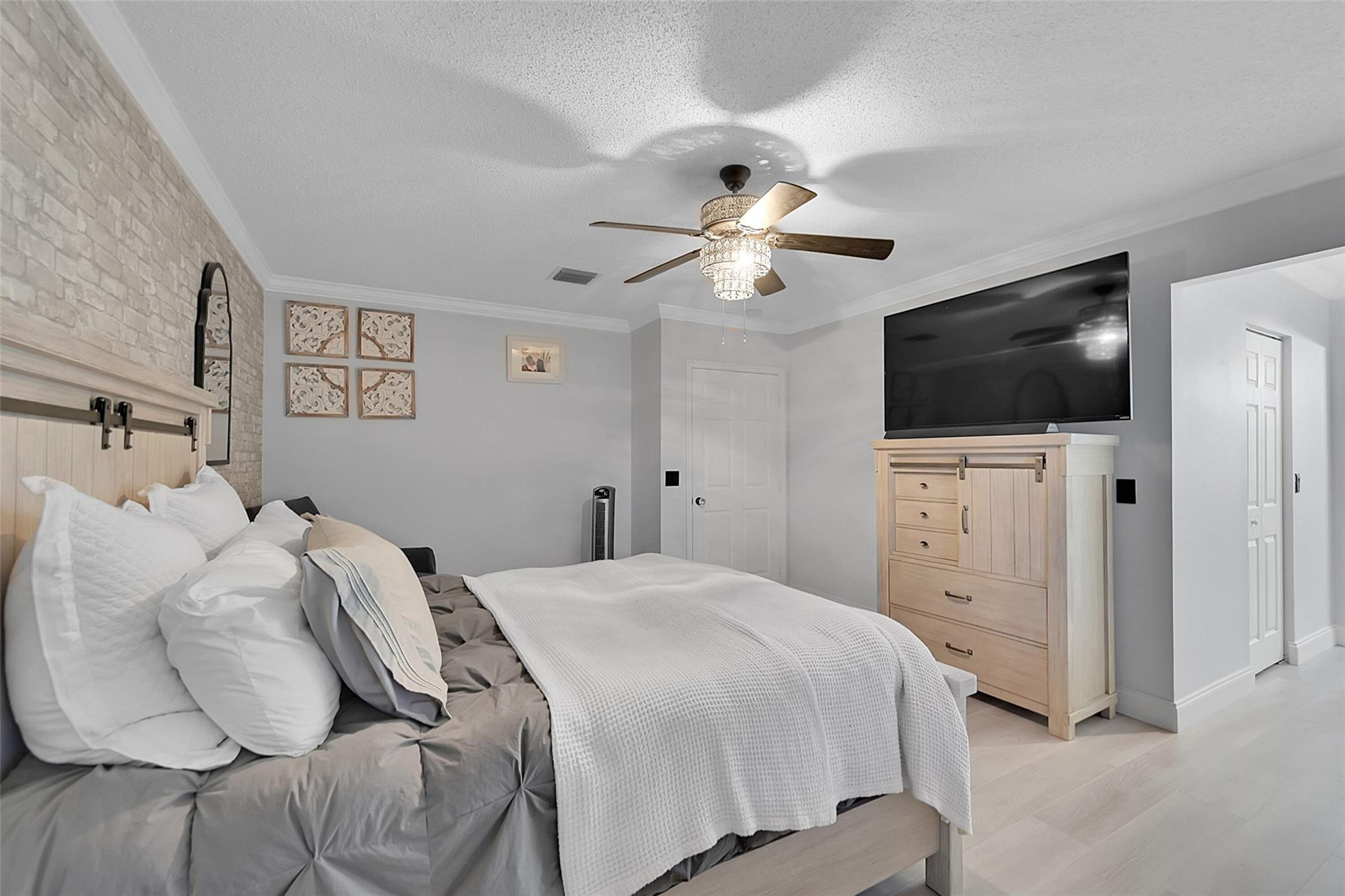 5022 Ibis Pl