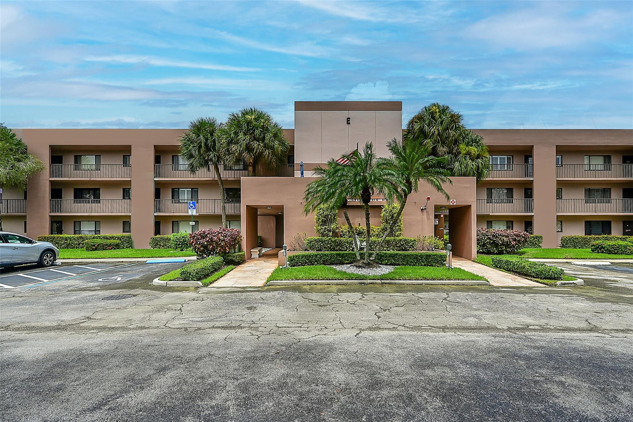 7416 Ashmont Cir 104