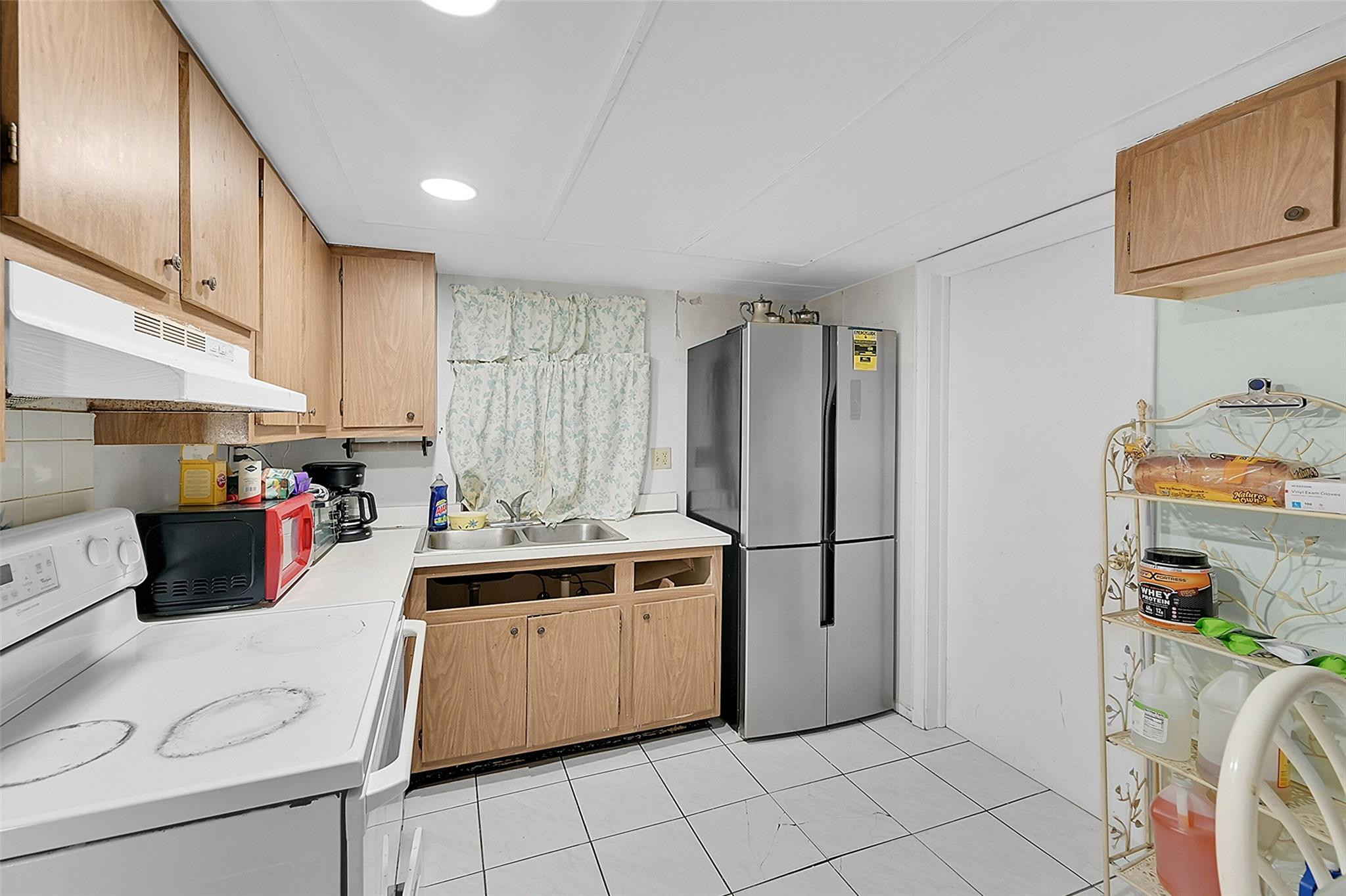 831 SW 64th Ave