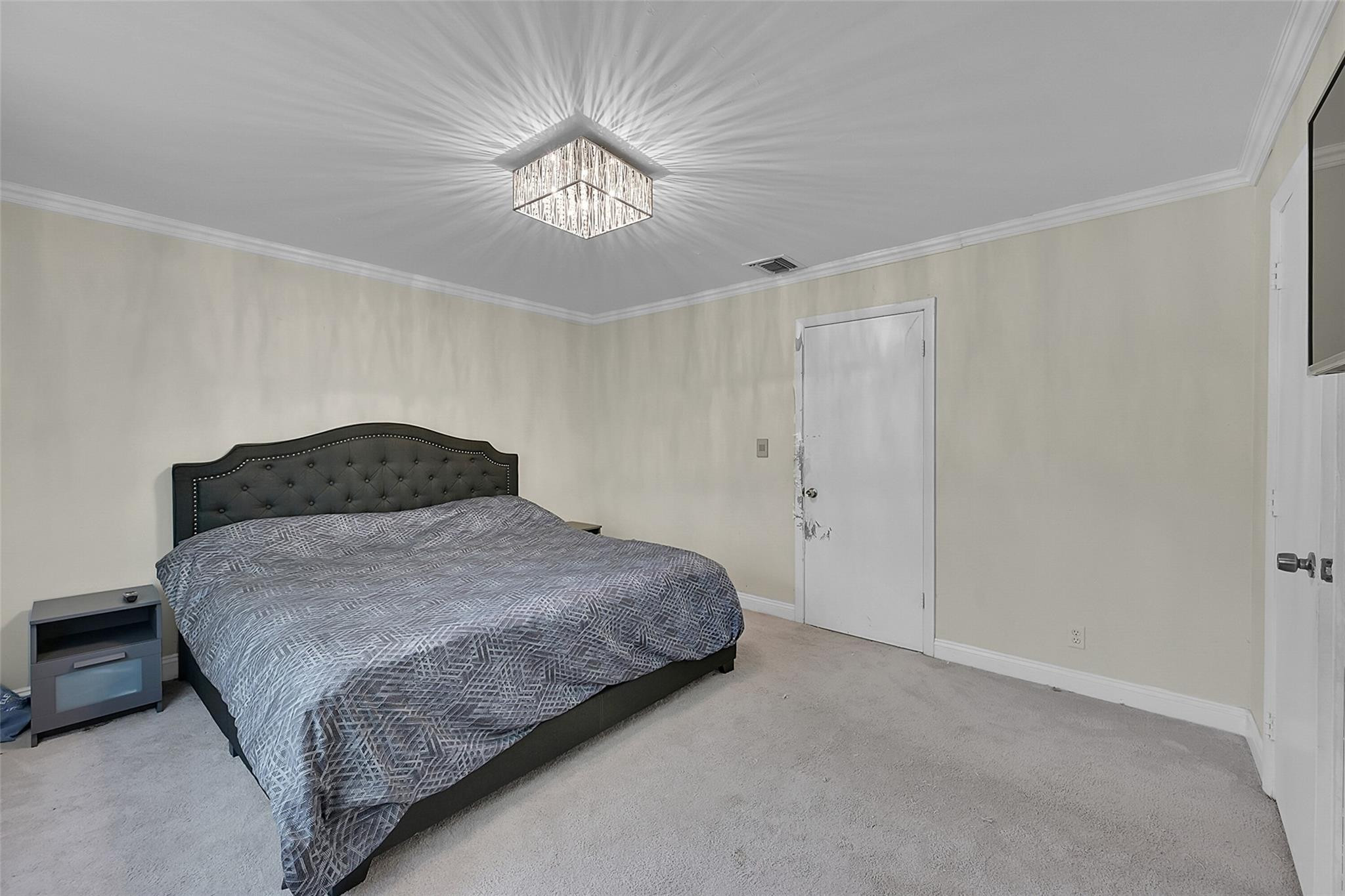 1301 Hampton Blvd 1301