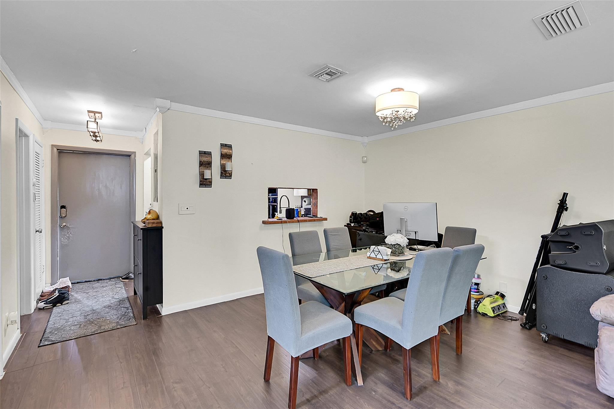 1301 Hampton Blvd 1301