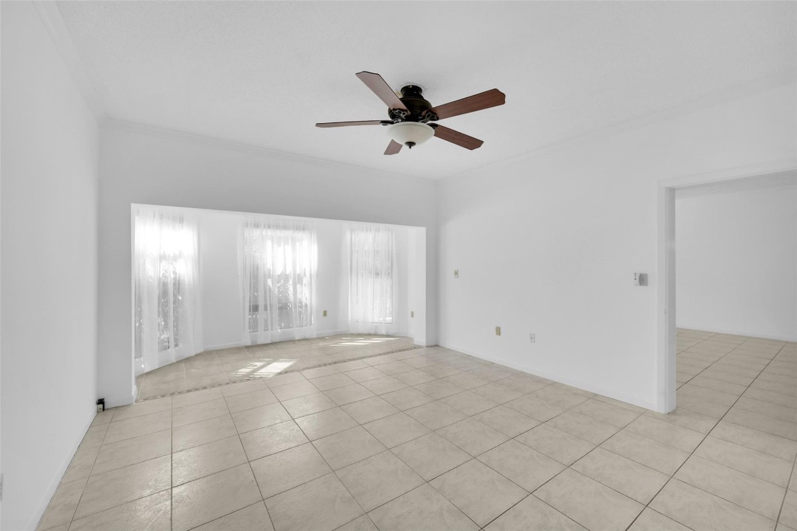 6670 Villa Sonrisa Dr 211