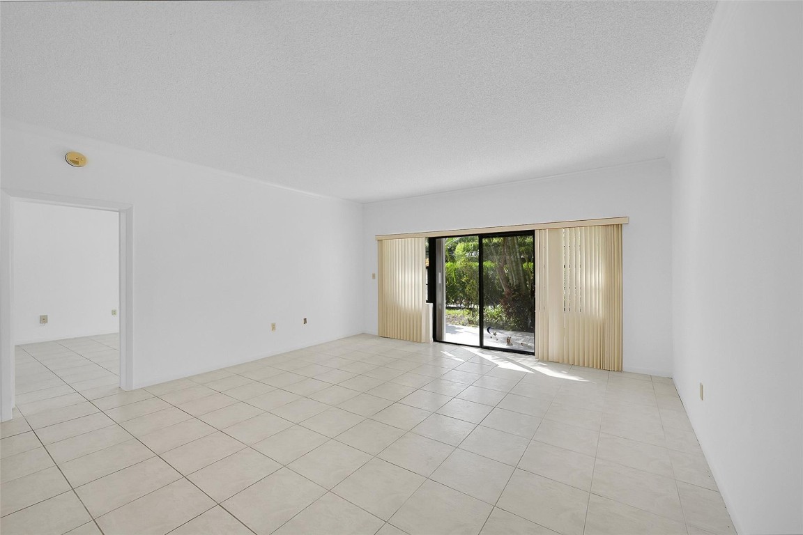 6670 Villa Sonrisa Dr 211