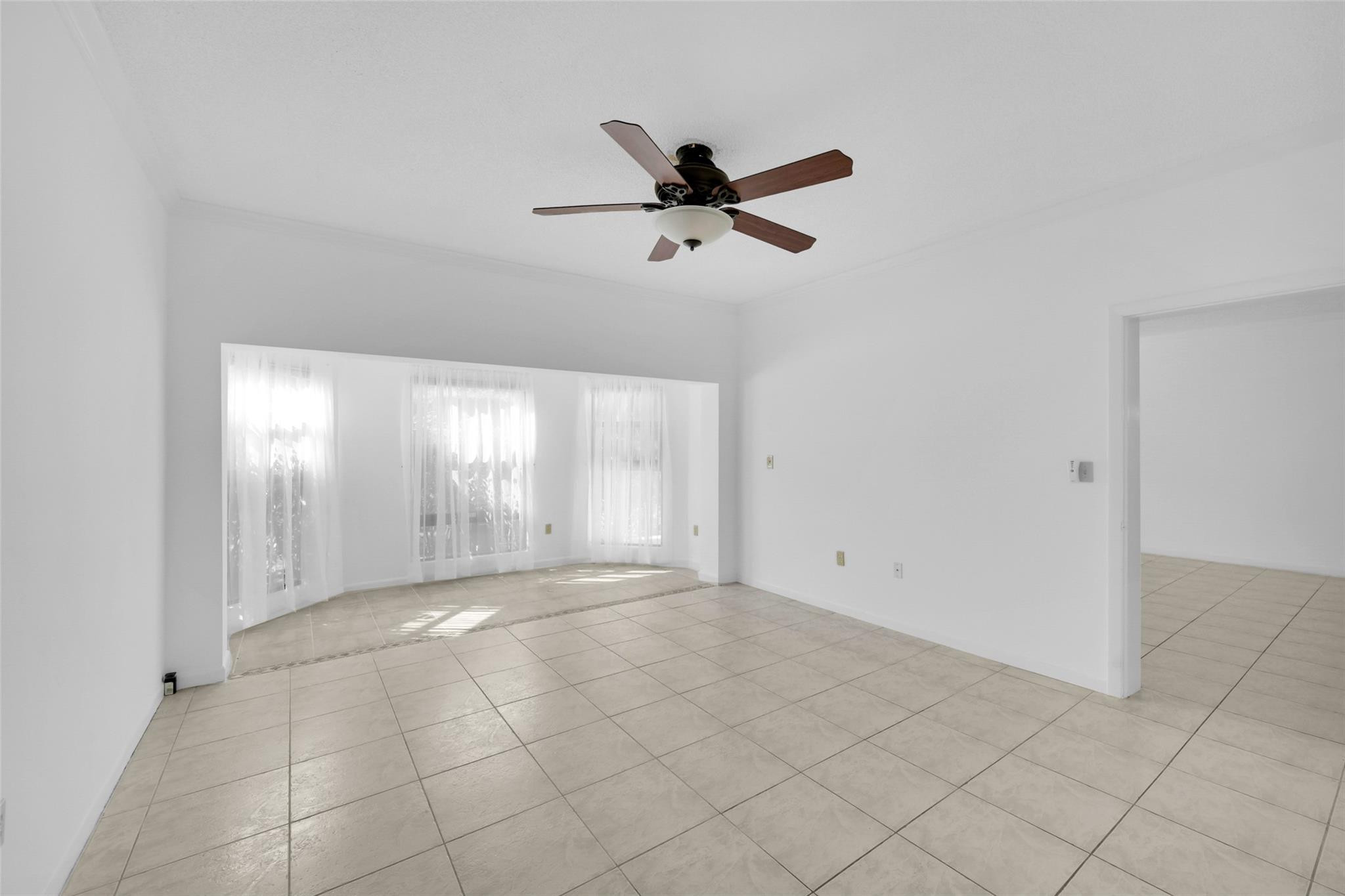 6670 Villa Sonrisa Dr 211