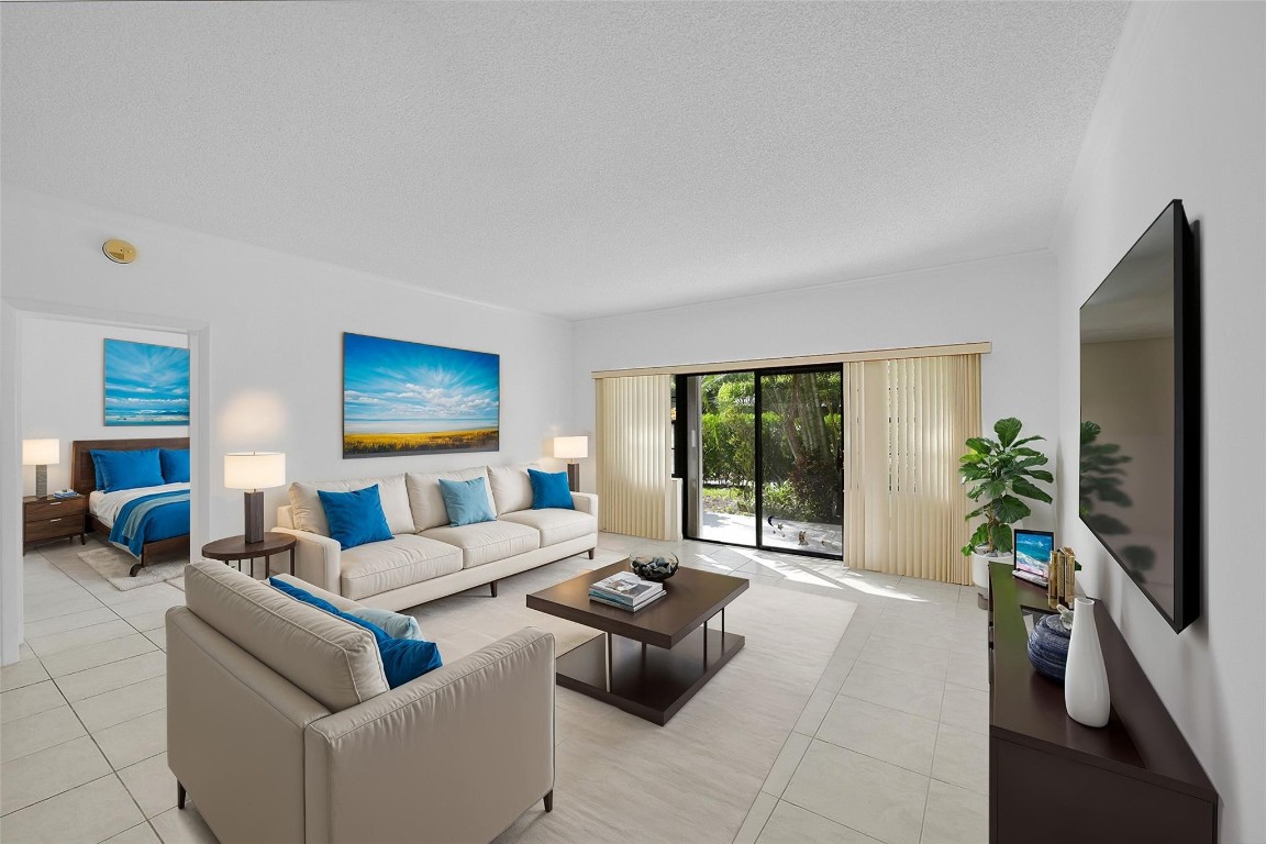 6670 Villa Sonrisa Dr 211