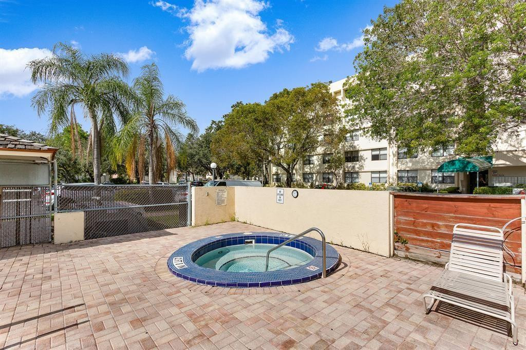 2501 Riverside Dr