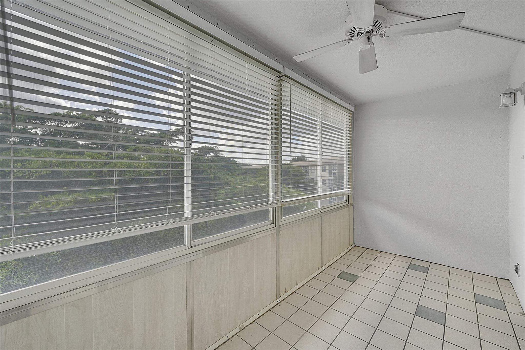 1604 Abaco Dr F4