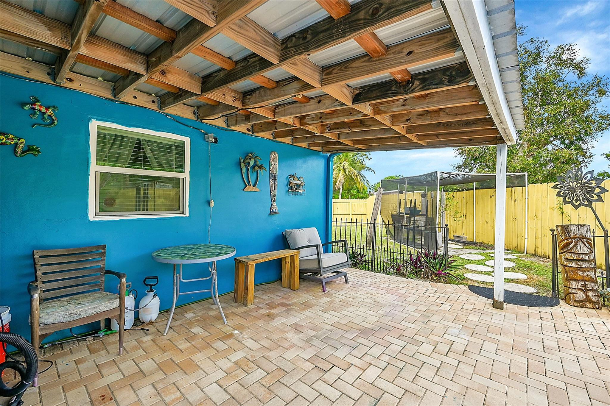 264 NE 44th Ct