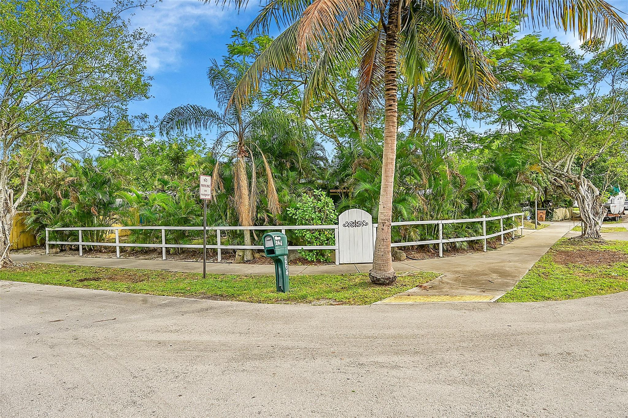 264 NE 44th Ct