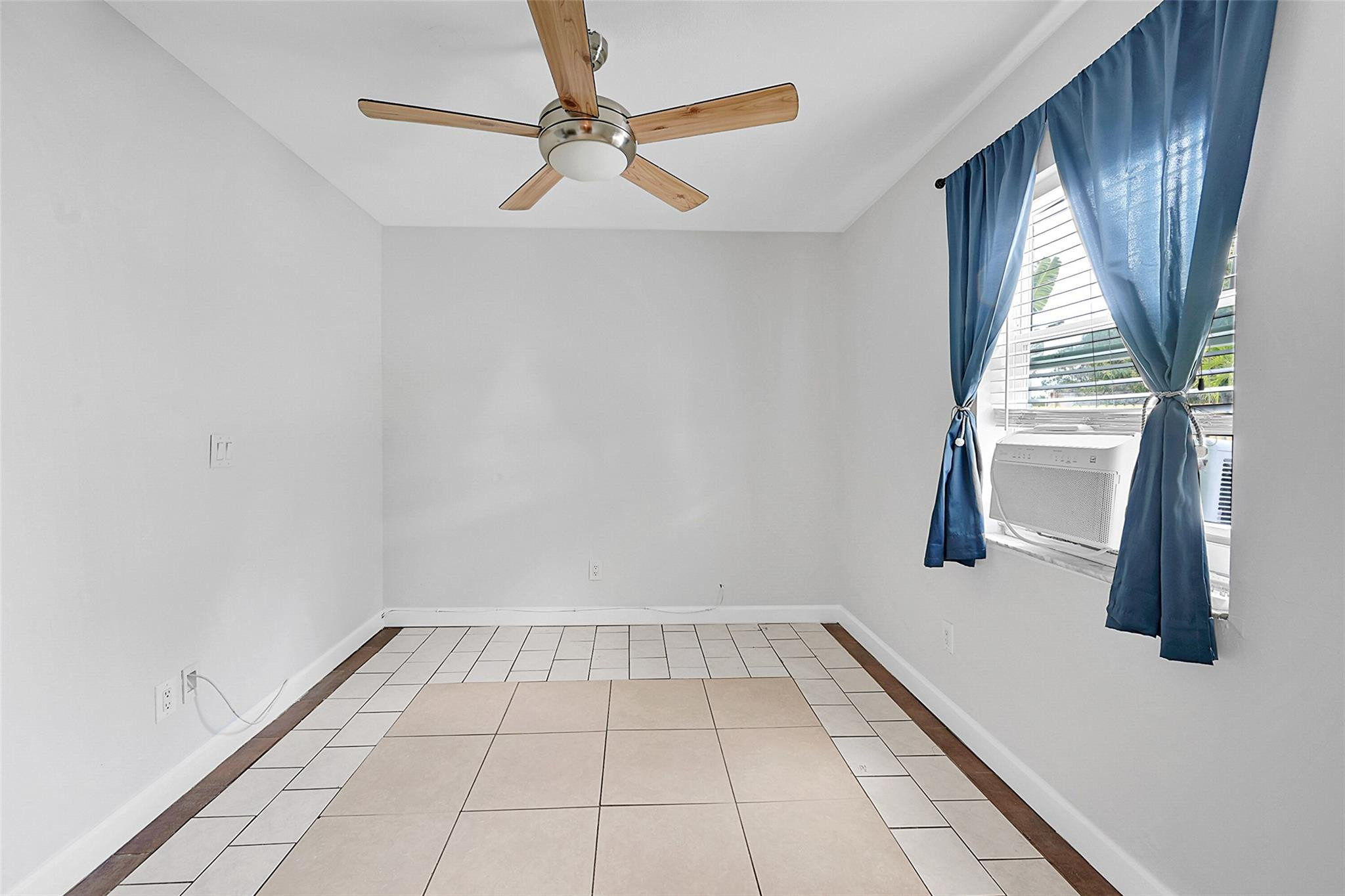 264 NE 44th Ct