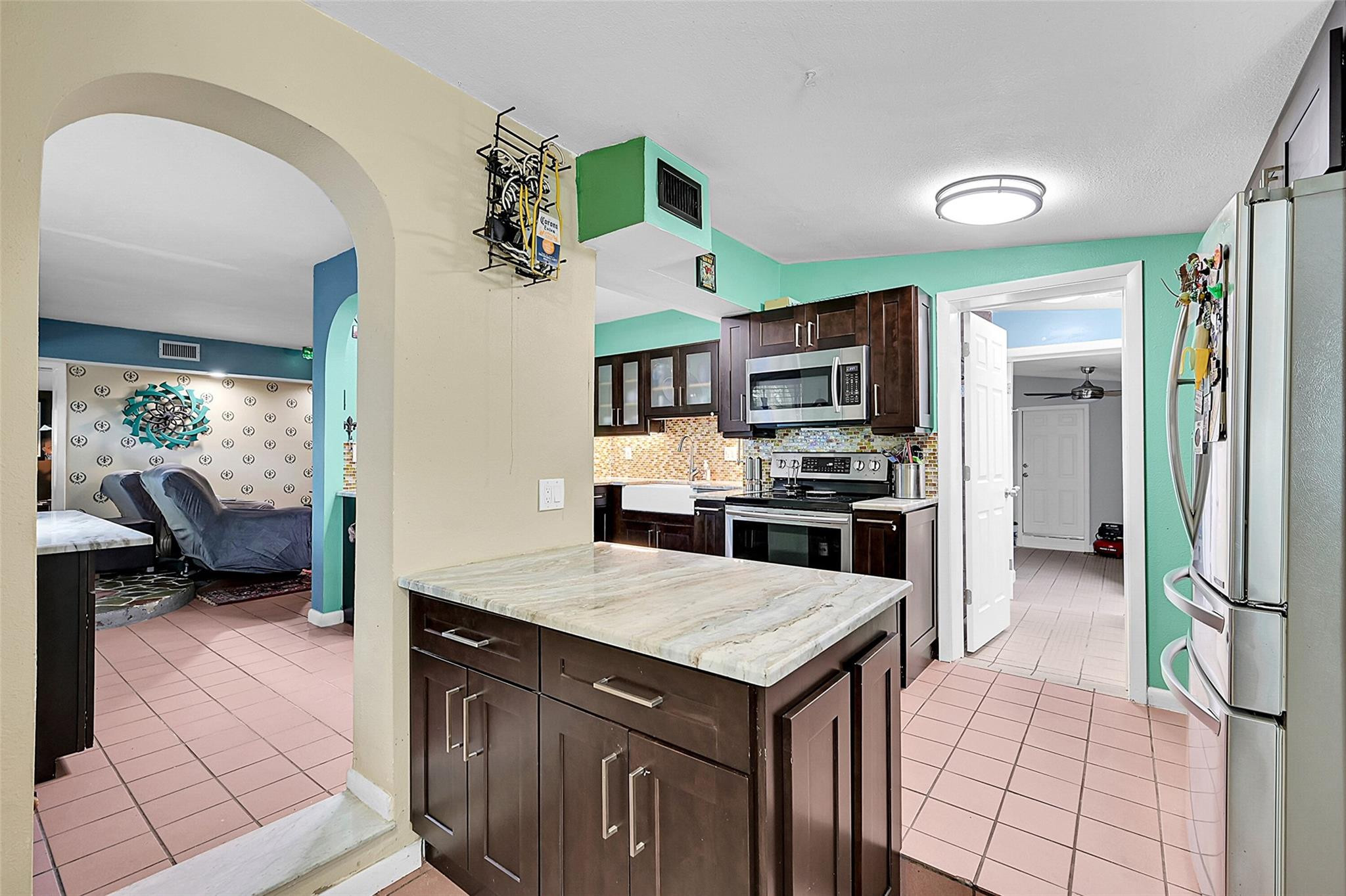 264 NE 44th Ct