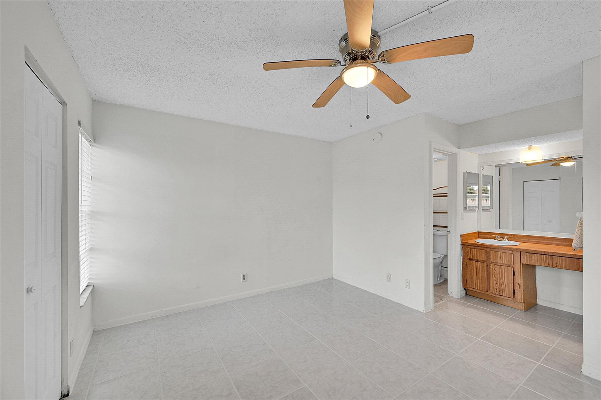 10149 Twin Lakes Dr 2-B