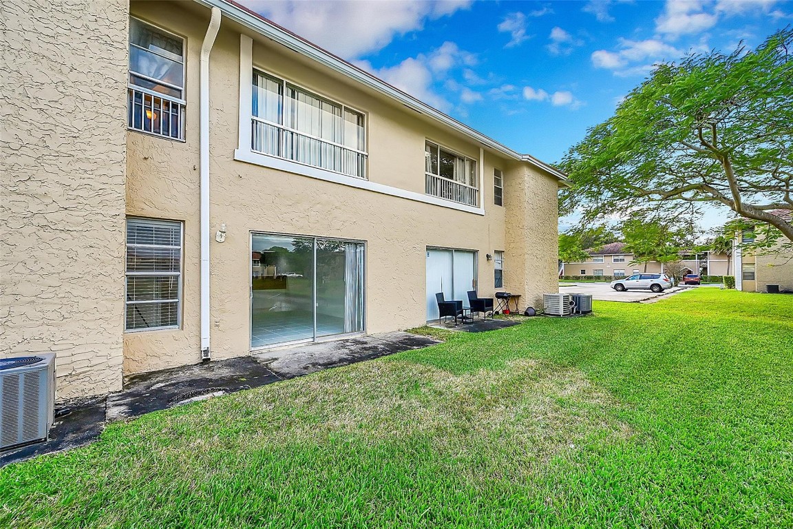 10149 Twin Lakes Dr 2-B