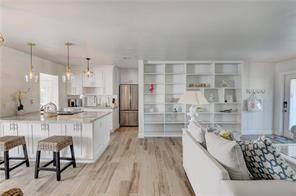10 S Swinton Cir