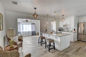 10 S Swinton Cir