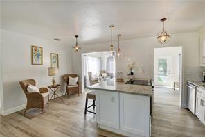 10 S Swinton Cir
