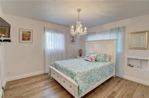 10 S Swinton Cir