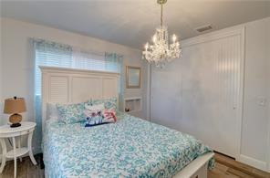 10 S Swinton Cir