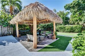 10 S Swinton Cir