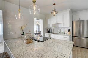 10 S Swinton Cir