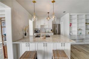 10 S Swinton Cir