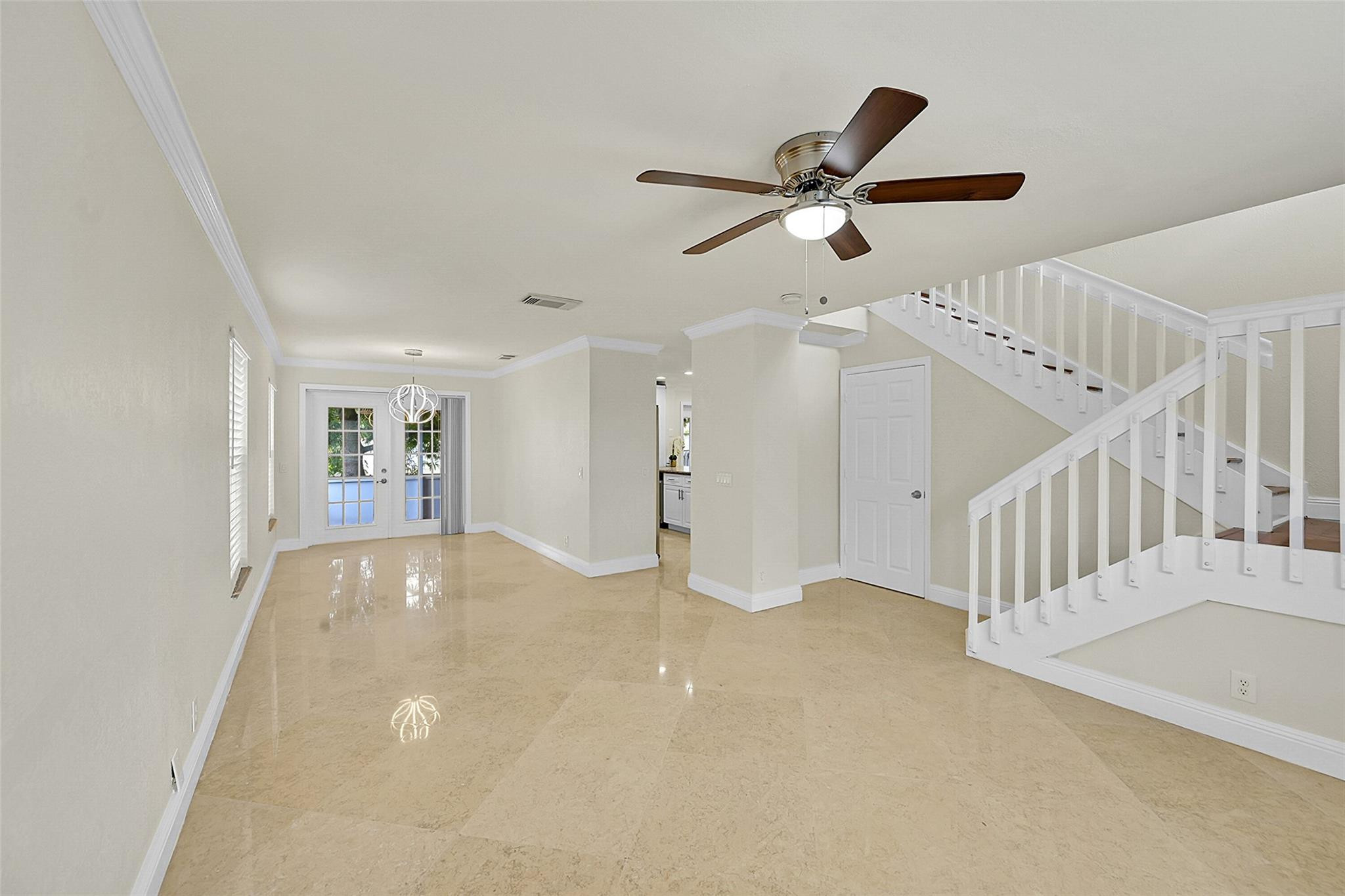 7379 Santa Monica Dr