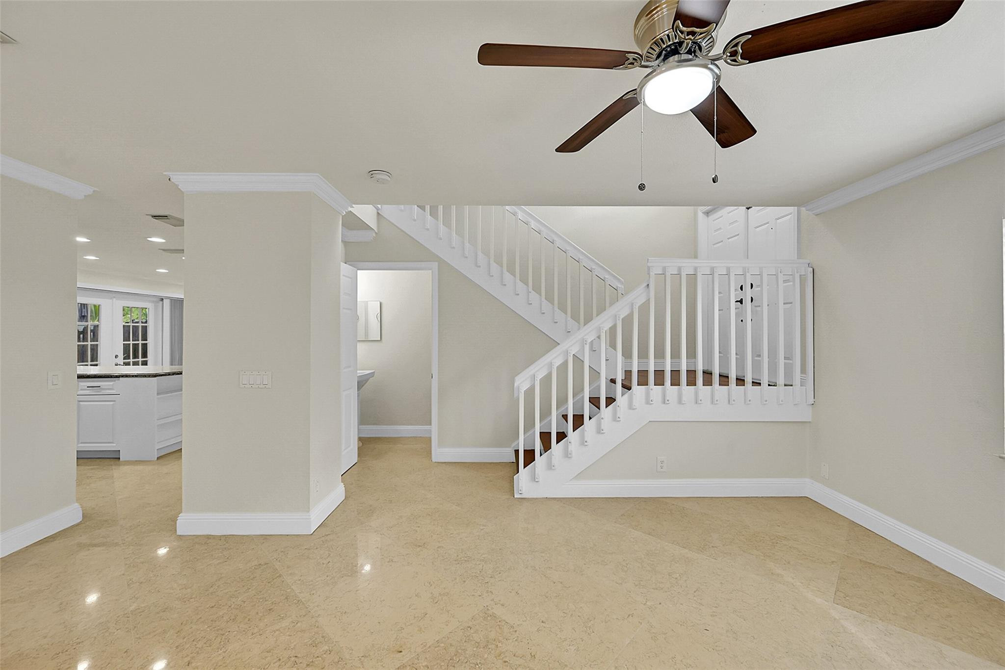 7379 Santa Monica Dr
