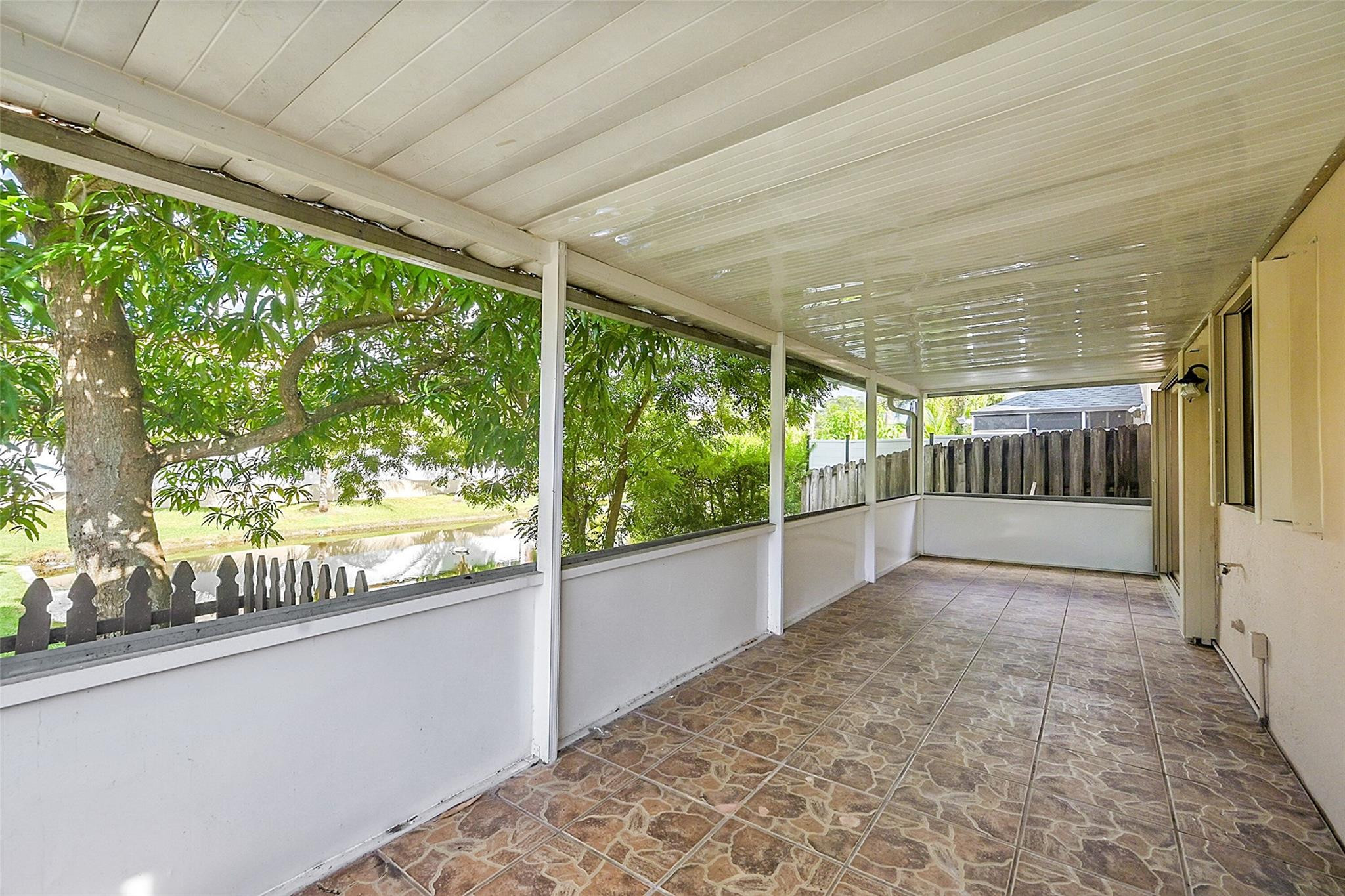 7379 Santa Monica Dr