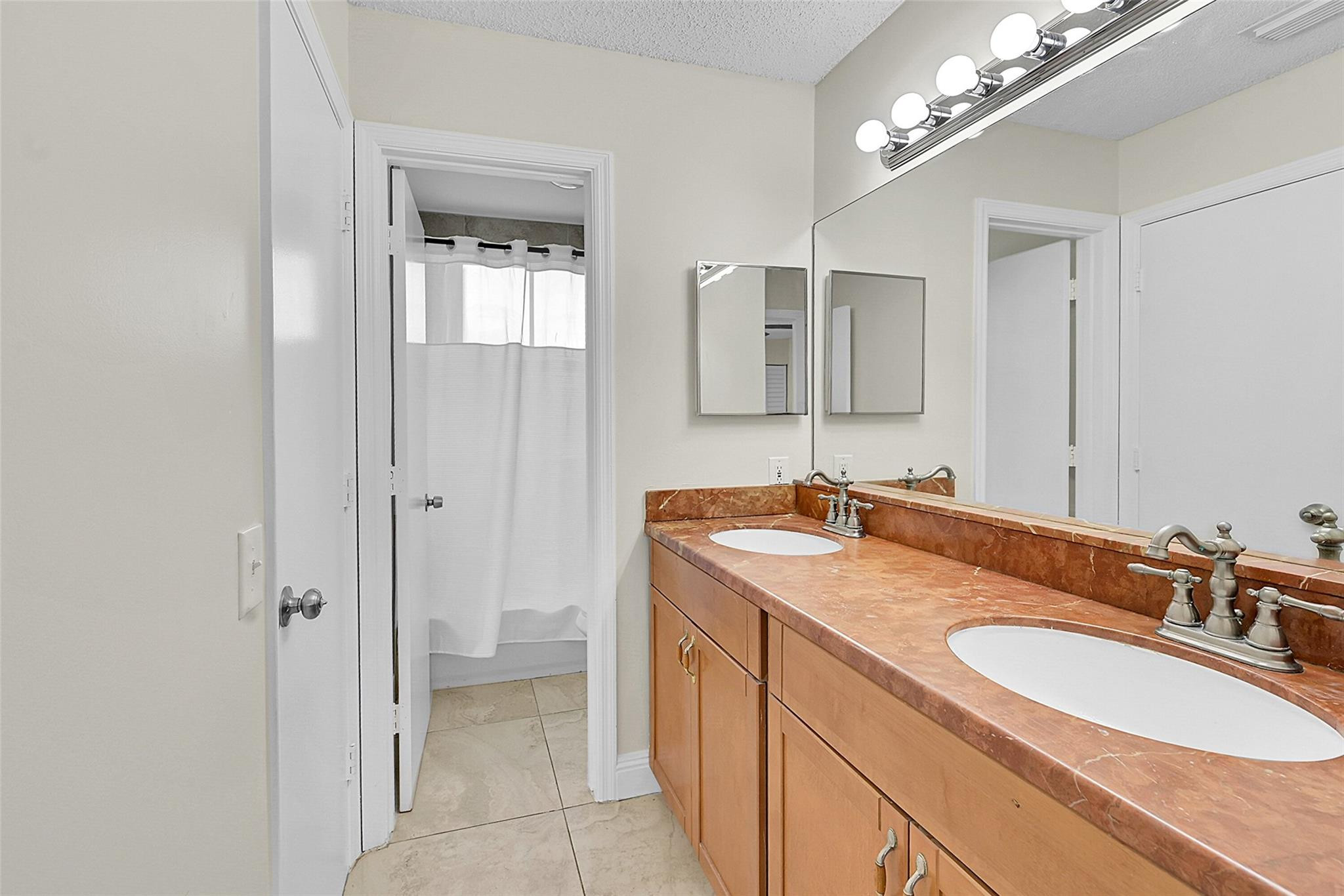 7379 Santa Monica Dr