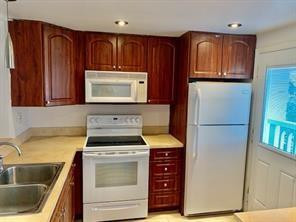 320 NE 12th Ave 503