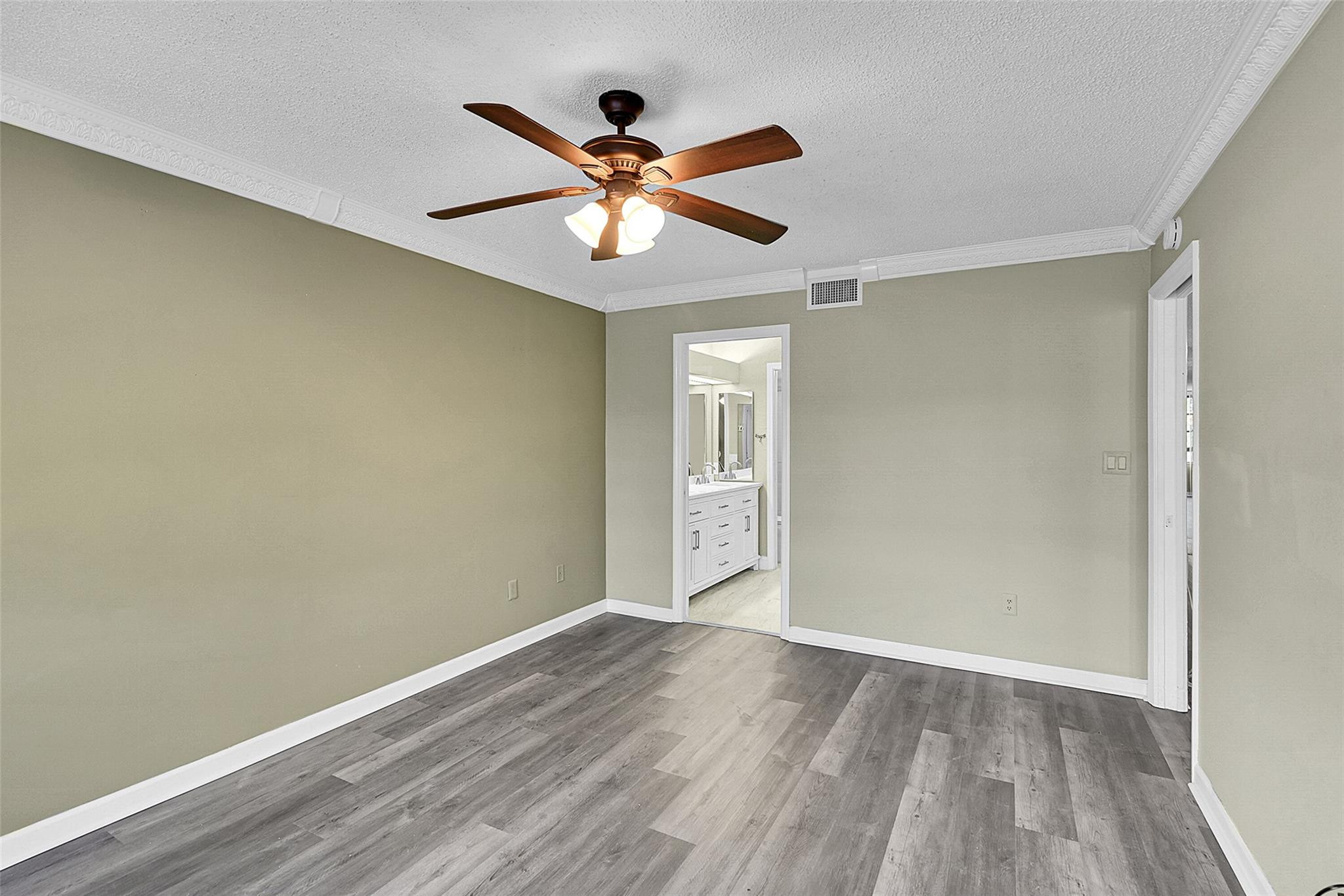 10368 E Clairmont Cir 303