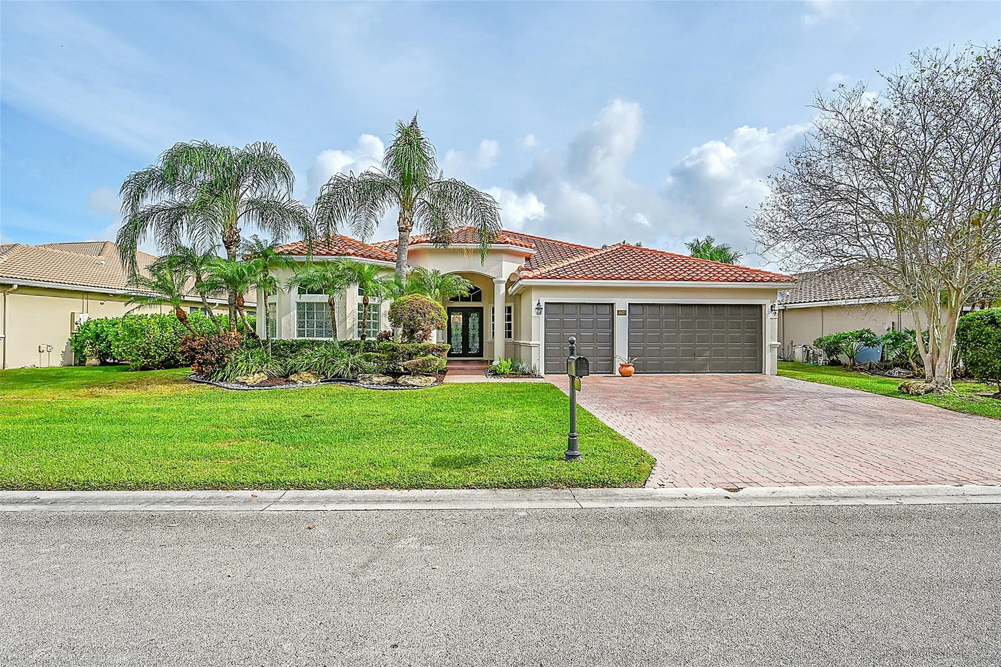 4971 NW 120th Ave