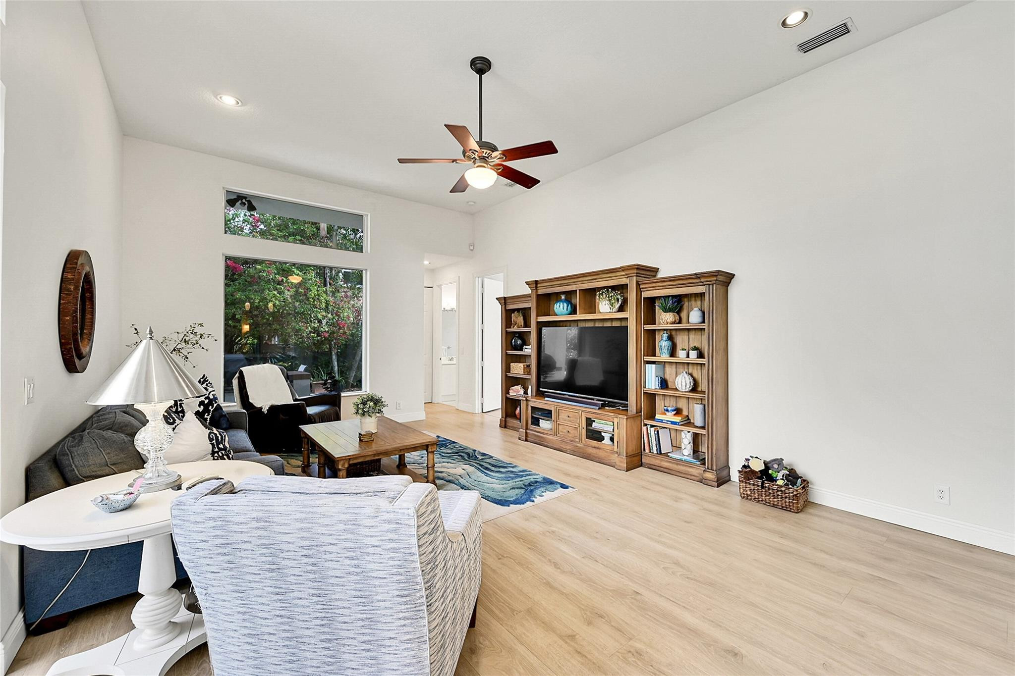 4971 NW 120th Ave