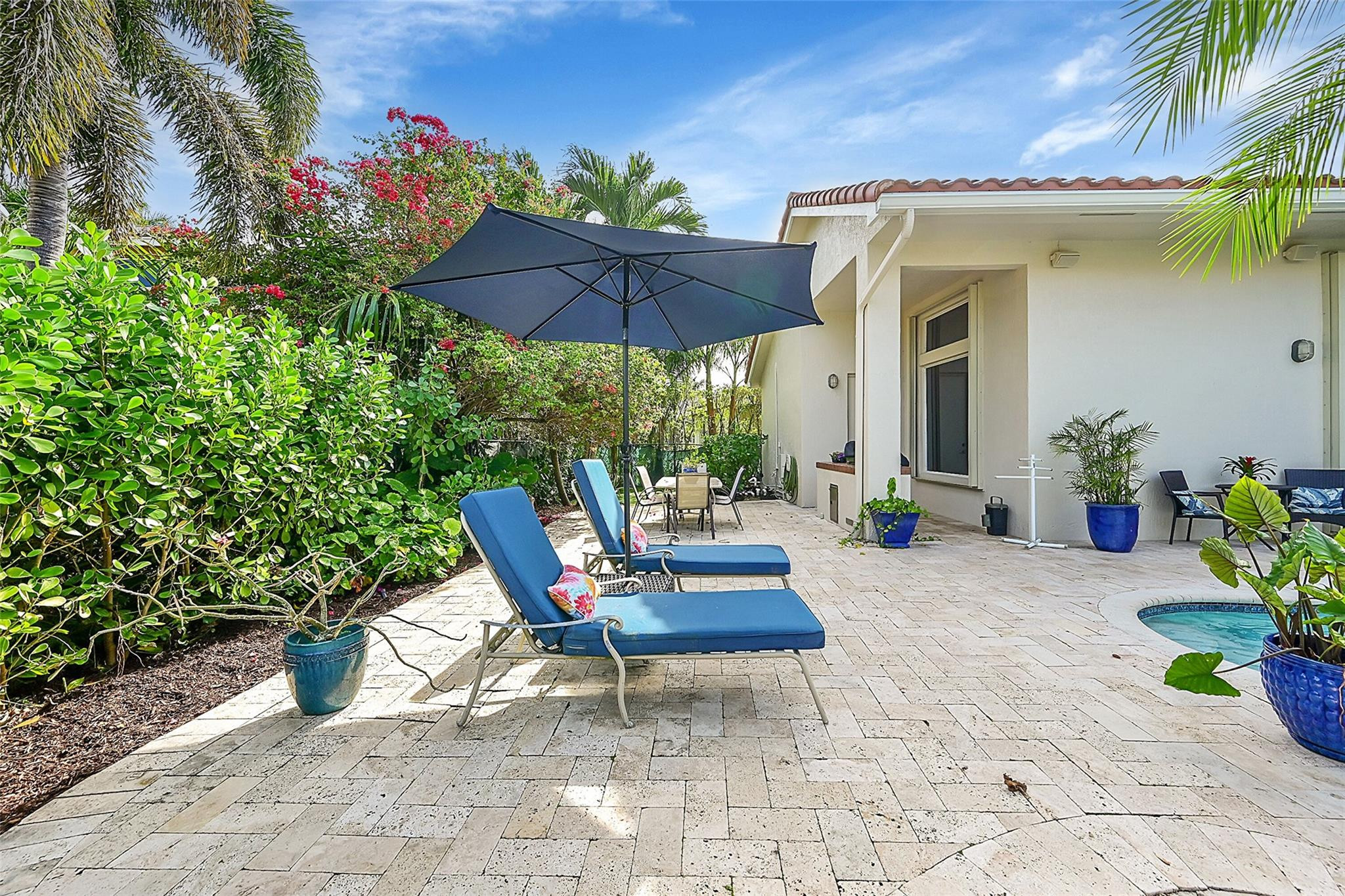 4971 NW 120th Ave