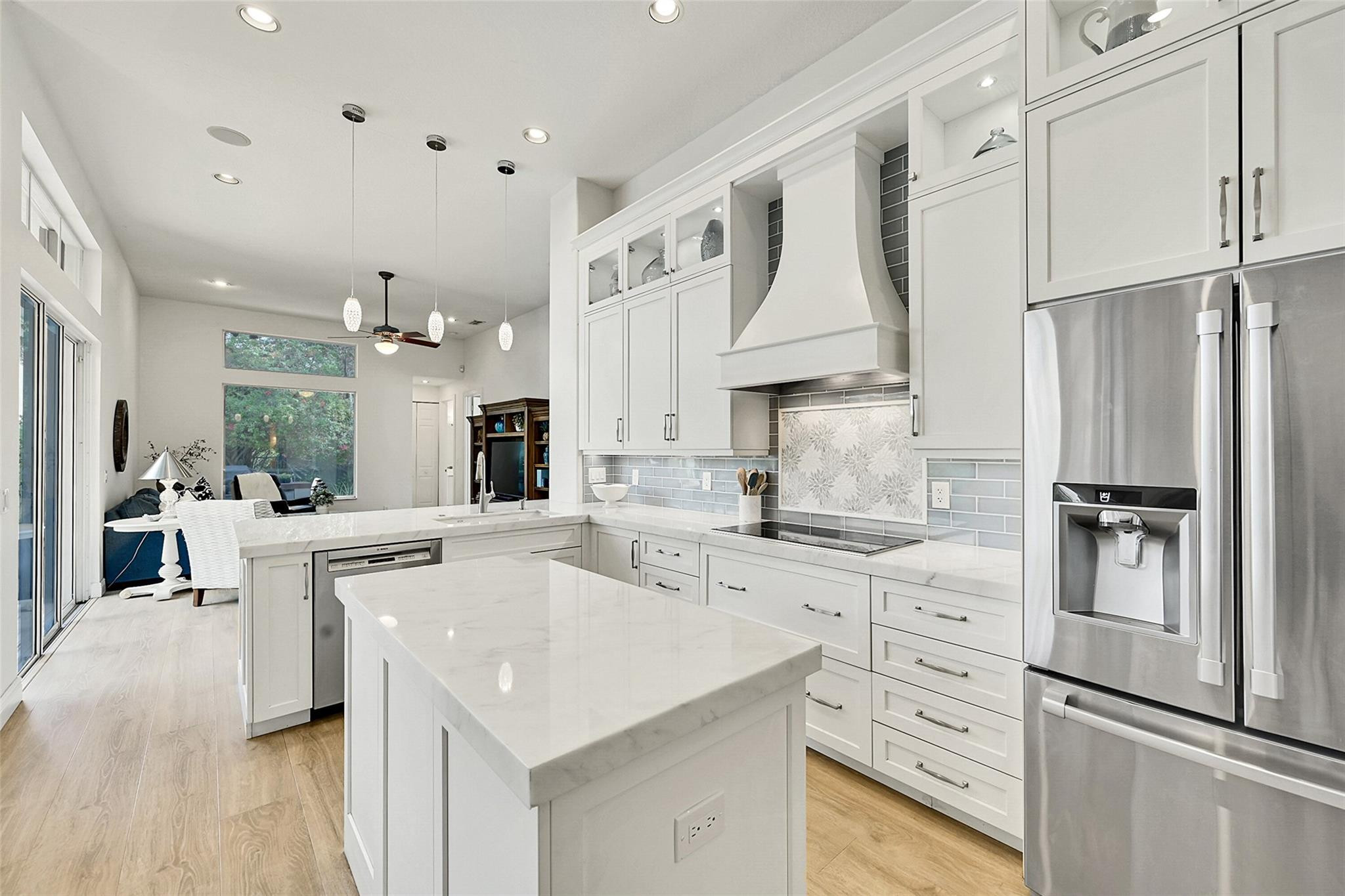 4971 NW 120th Ave