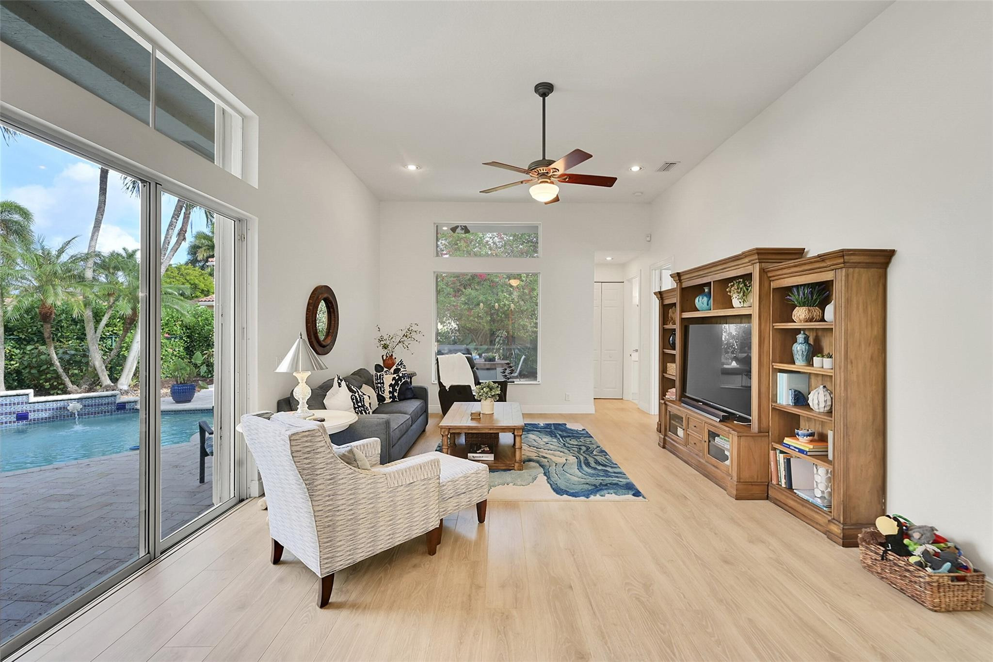 4971 NW 120th Ave